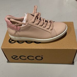 Ecco Women's Blush Pink Sneakers